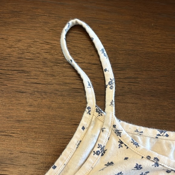Brandy Melville Floral Tank Top - Picture 3 of 4